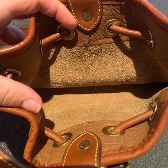 🚫SOLD🚫 Vintage Dooney & Bourke Sling Bag - Picture 4 of 6
